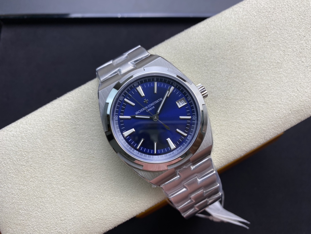 Vacheron Constantin Overseas Collection 41mm｜8F Upgrade V3 Version Stainless Steel Case Sapphire Crystal (Dial & Case Back) Caliber 5100 Automatic Movement (28,800 Vibrations per Hour) Stainless Steel Buckle 150m Water Resistance Interchangeable Strap Sys