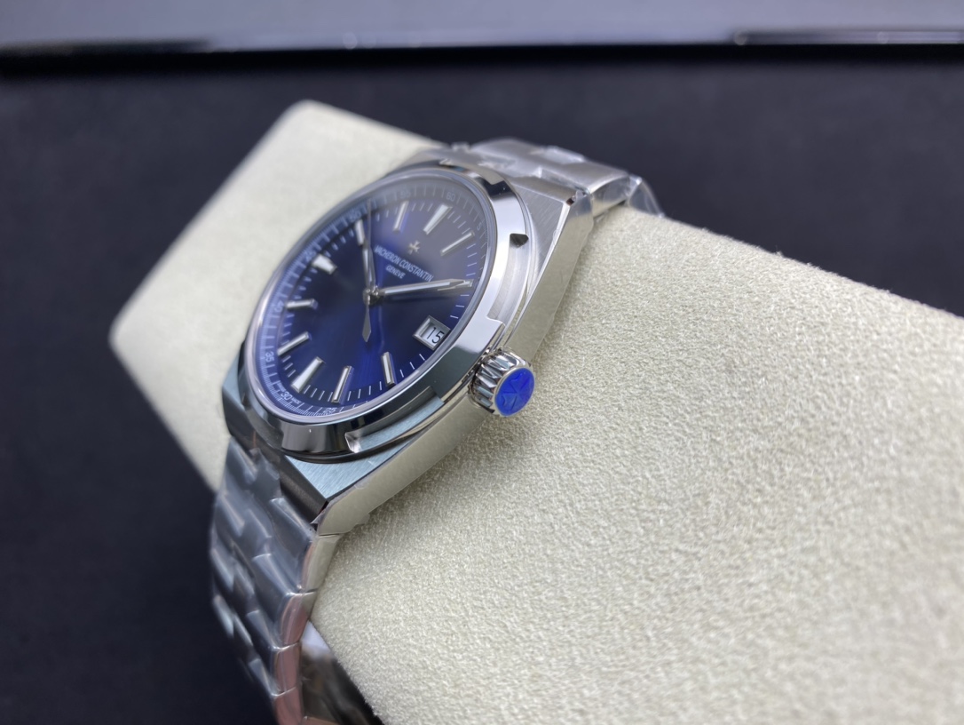 Vacheron Constantin Overseas Collection 41mm｜8F Upgrade V3 Version Stainless Steel Case Sapphire Crystal (Dial & Case Back) Caliber 5100 Automatic Movement (28,800 Vibrations per Hour) Stainless Steel Buckle 150m Water Resistance Interchangeable Strap Sys
