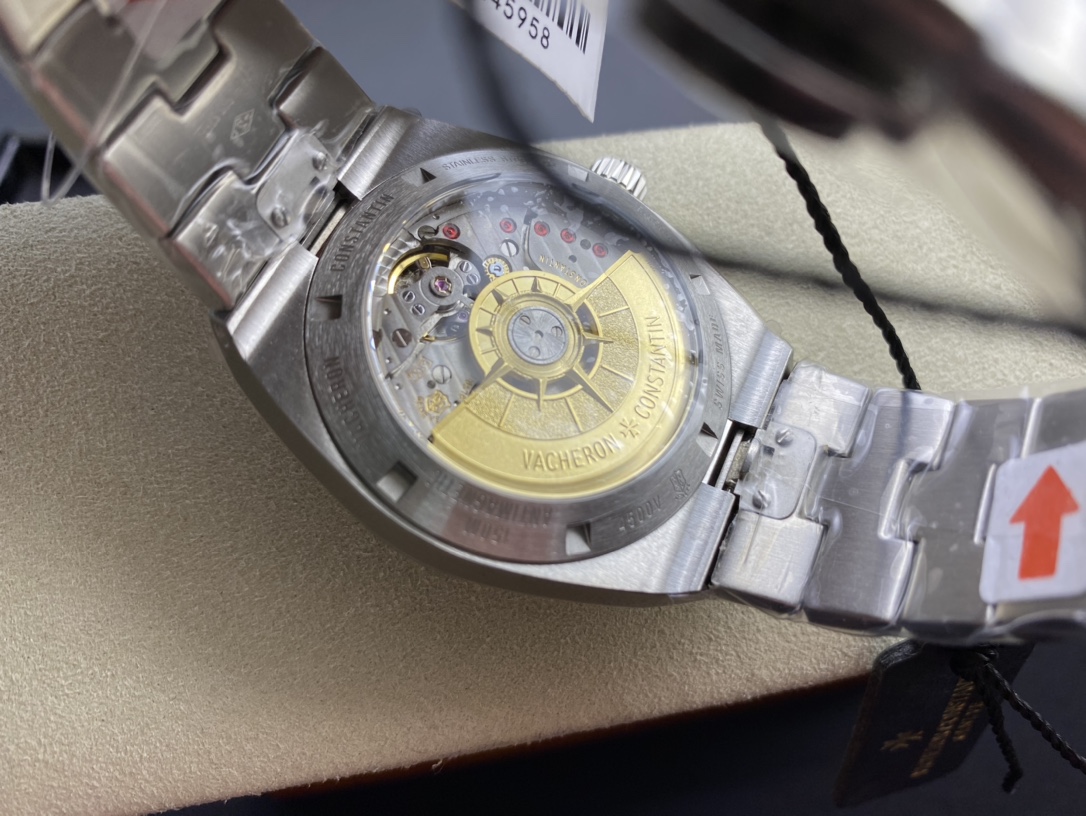 Vacheron Constantin Overseas Collection 41mm｜8F Upgrade V3 Version Stainless Steel Case Sapphire Crystal (Dial & Case Back) Caliber 5100 Automatic Movement (28,800 Vibrations per Hour) Stainless Steel Buckle 150m Water Resistance Interchangeable Strap Sys