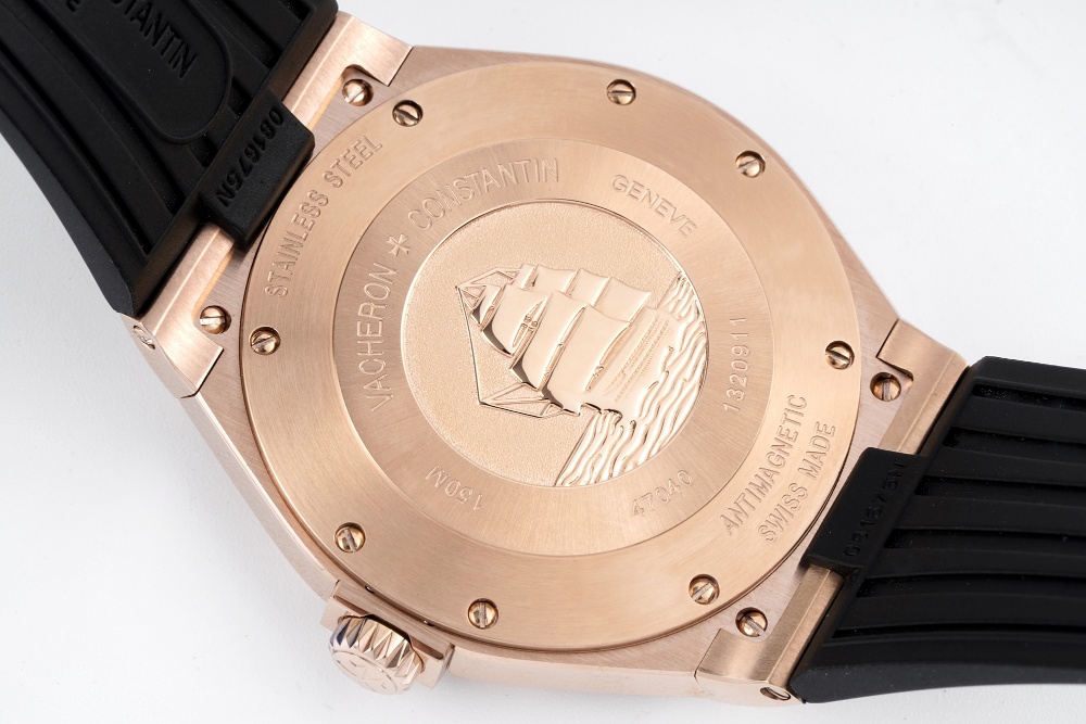 Vacheron Constantin Overseas Collection 42mm×9.7mm｜8F Production Stainless Steel Case Three-Hand Date Dial Imported Movement Case Back Etching Craft (Engraved with Sailboat Pattern) Steel/Leather/Rubber Strap Optional Sapphire Crystal