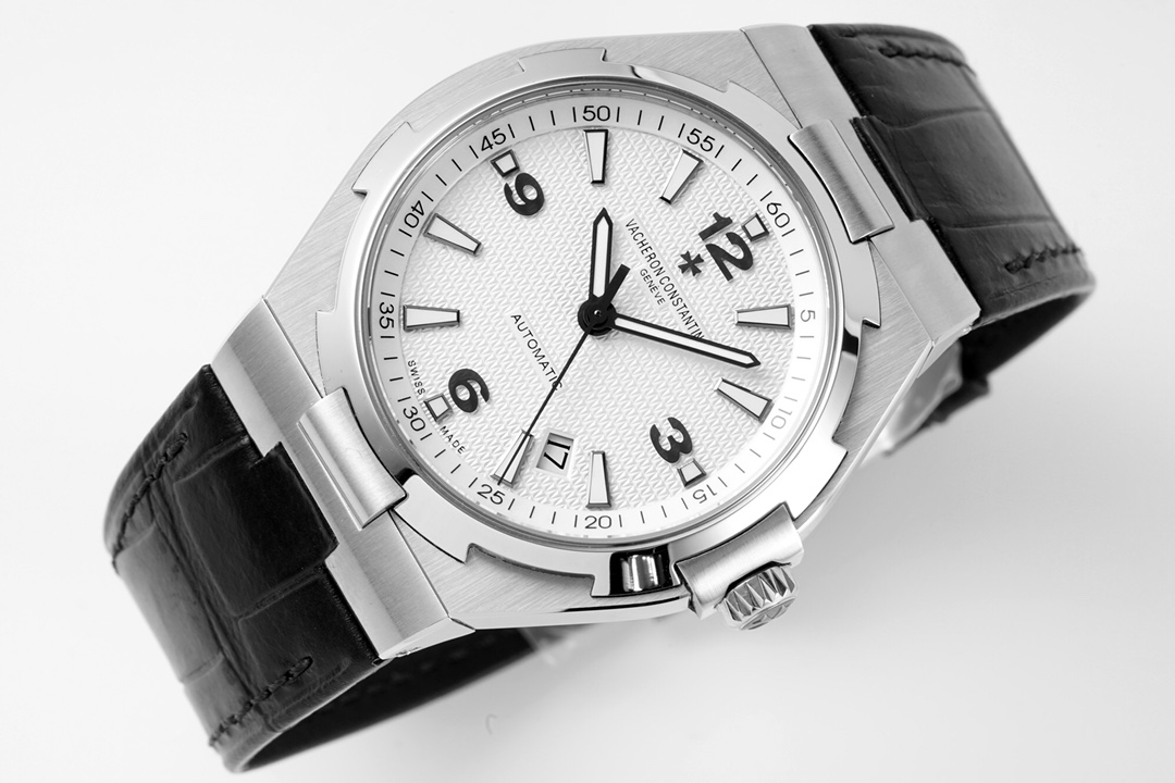 Vacheron Constantin Overseas Collection 42mm×9.7mm｜Imported Movement Stainless Steel Case Three-Hand Date Dial Case Back Etching Craft (Engraved with Sailboat Pattern) Steel/Leather/Rubber Strap Optional Sapphire Crystal