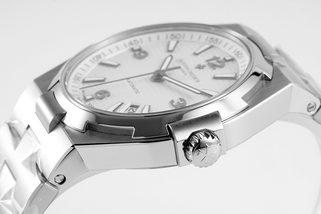 Vacheron Constantin Overseas Collection 42mm×9.7mm｜Imported Movement Stainless Steel Case Three-Hand Date Dial Case Back Etching Craft (Engraved with Sailboat Pattern) Steel/Leather/Rubber Strap Optional Sapphire Crystal