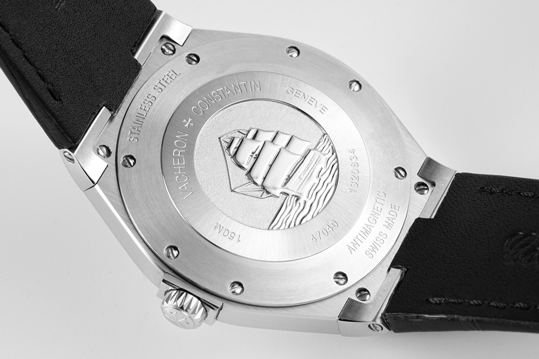 Vacheron Constantin Overseas Collection 42mm×9.7mm｜Imported Movement Stainless Steel Case Three-Hand Date Dial Case Back Etching Craft (Engraved with Sailboat Pattern) Steel/Leather/Rubber Strap Optional Sapphire Crystal