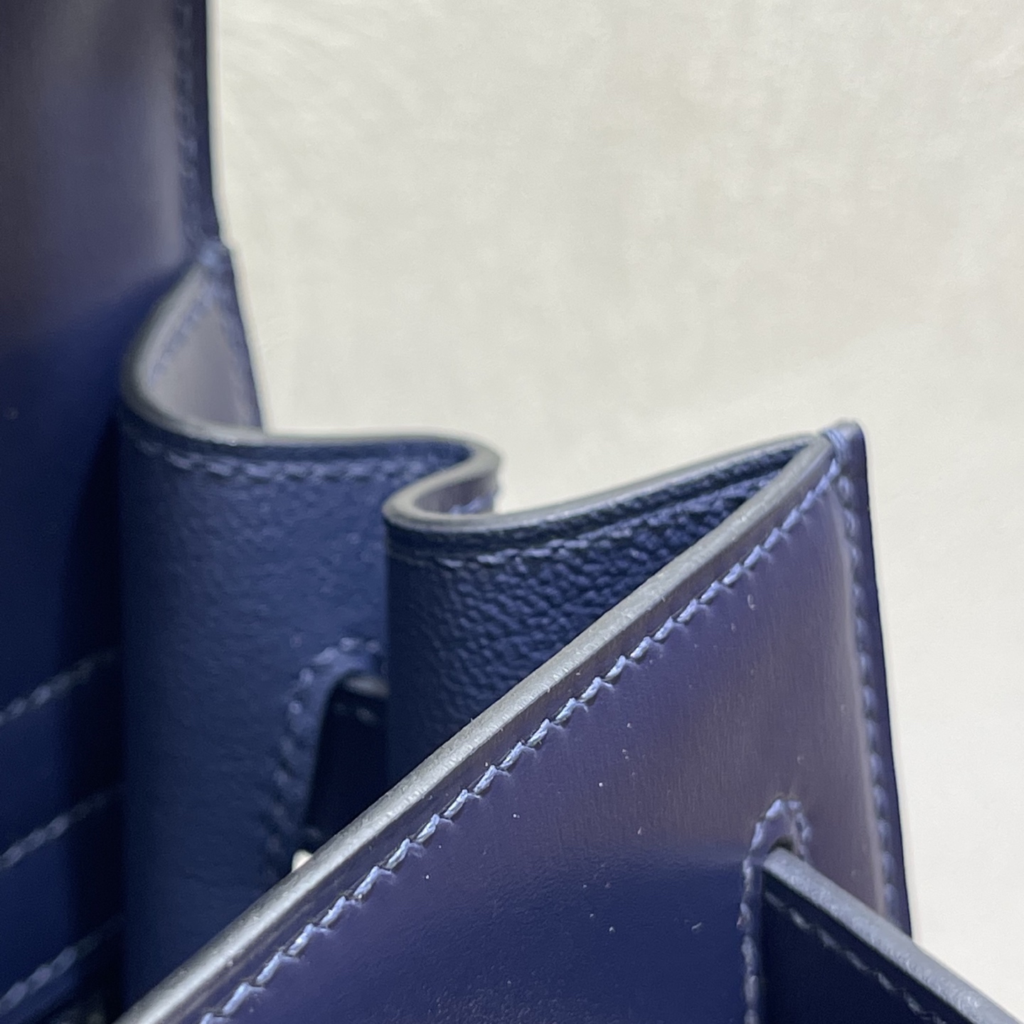 Hermès Model: Keely32 Color: Midnight Blue with Silver Buckle Dimensions: 32 × 23 × 11 cm (including handle)