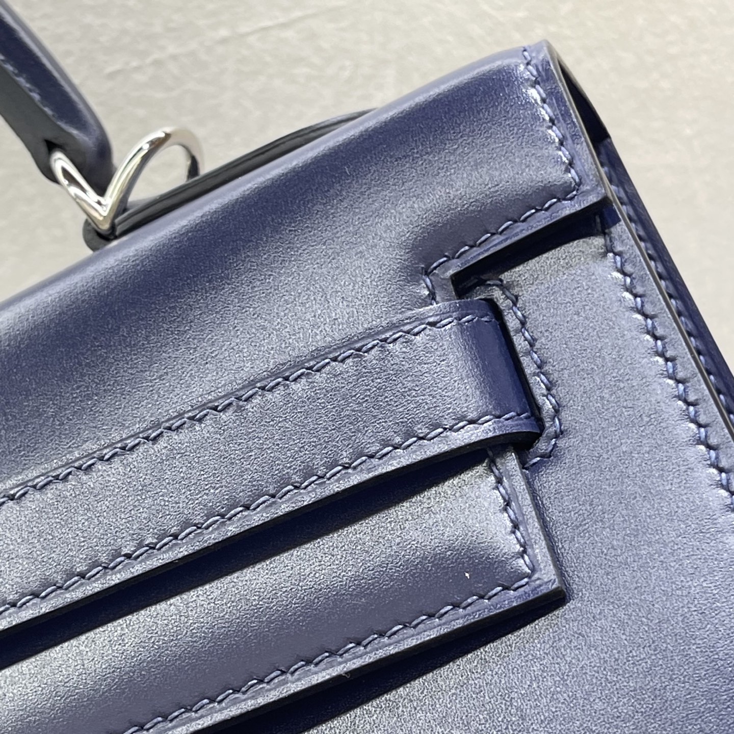 Hermès Model: Keely32 Color: Midnight Blue with Silver Buckle Dimensions: 32 × 23 × 11 cm (including handle)
