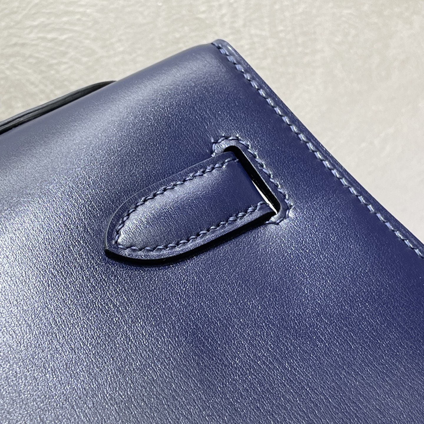 Hermès Model: Keely32 Color: Midnight Blue with Silver Buckle Dimensions: 32 × 23 × 11 cm (including handle)