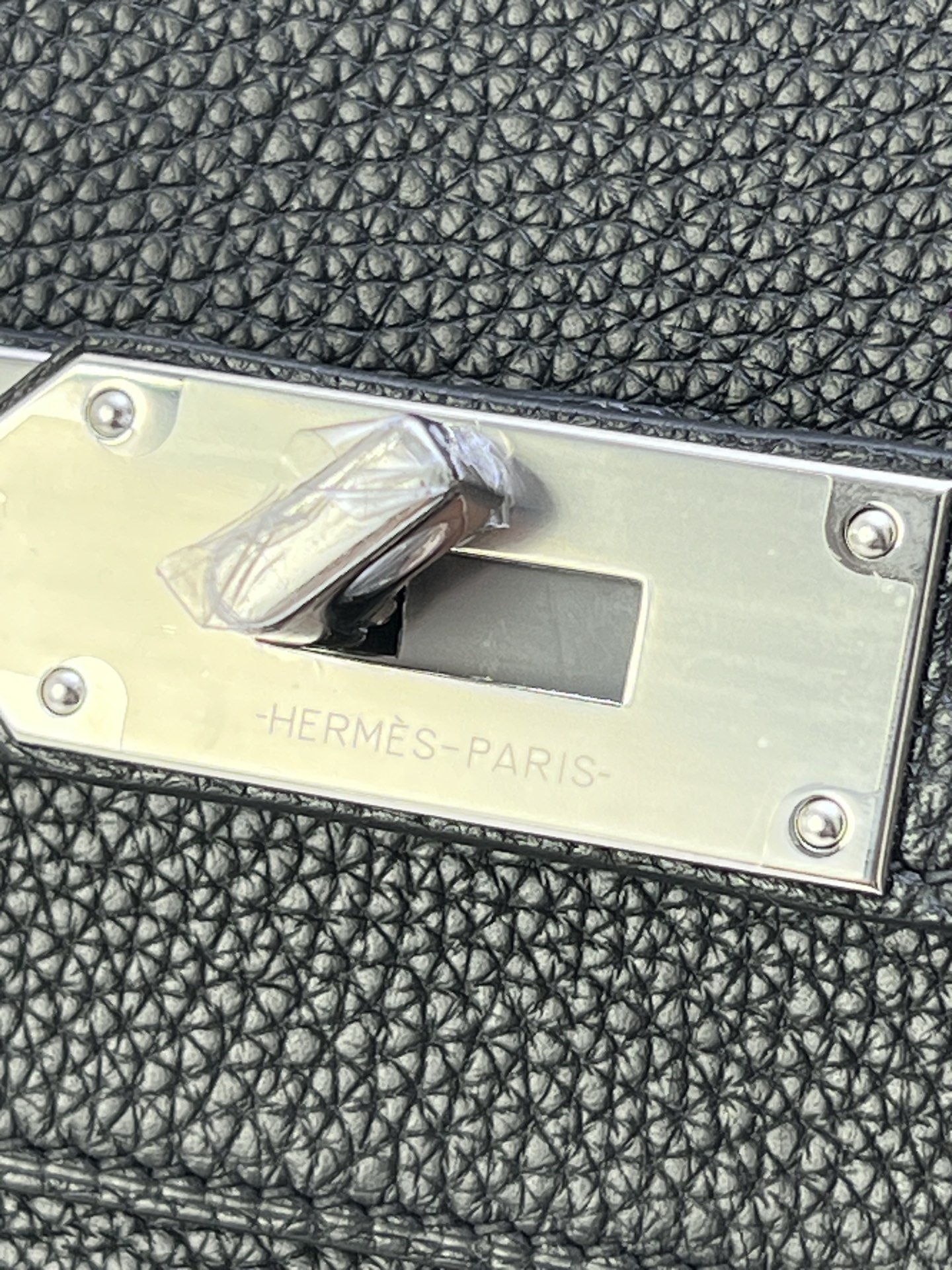 Hermès Model: HAC dos Color: Black with silver buckle Dimensions: 18*28*8 cm