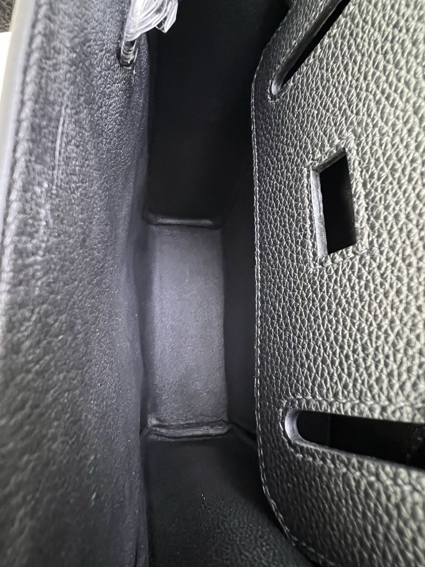 Hermès Model: HAC dos Color: Black with silver buckle Dimensions: 18*28*8 cm