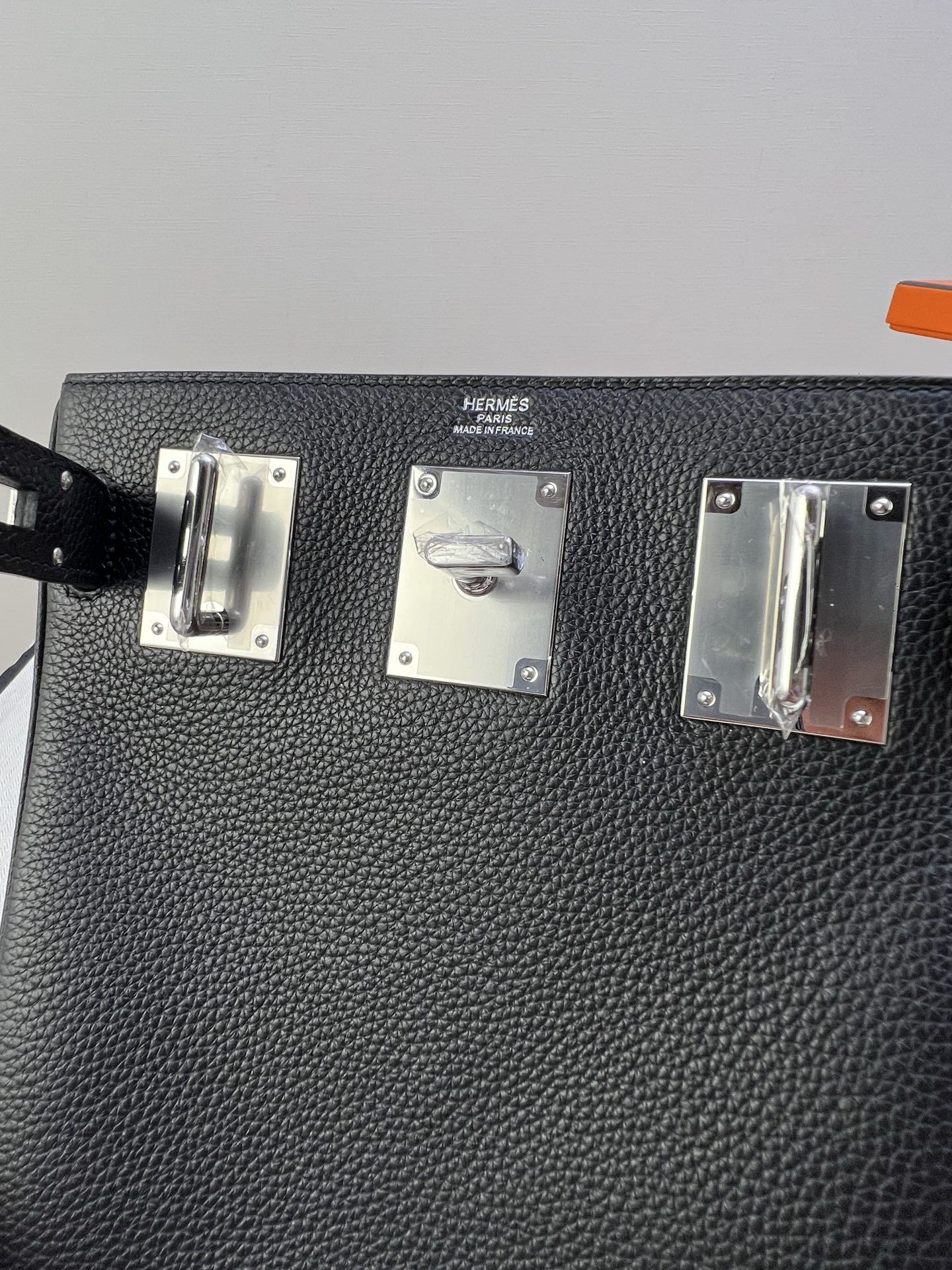 Hermès Model: HAC dos Color: Black with silver buckle Dimensions: 18*28*8 cm