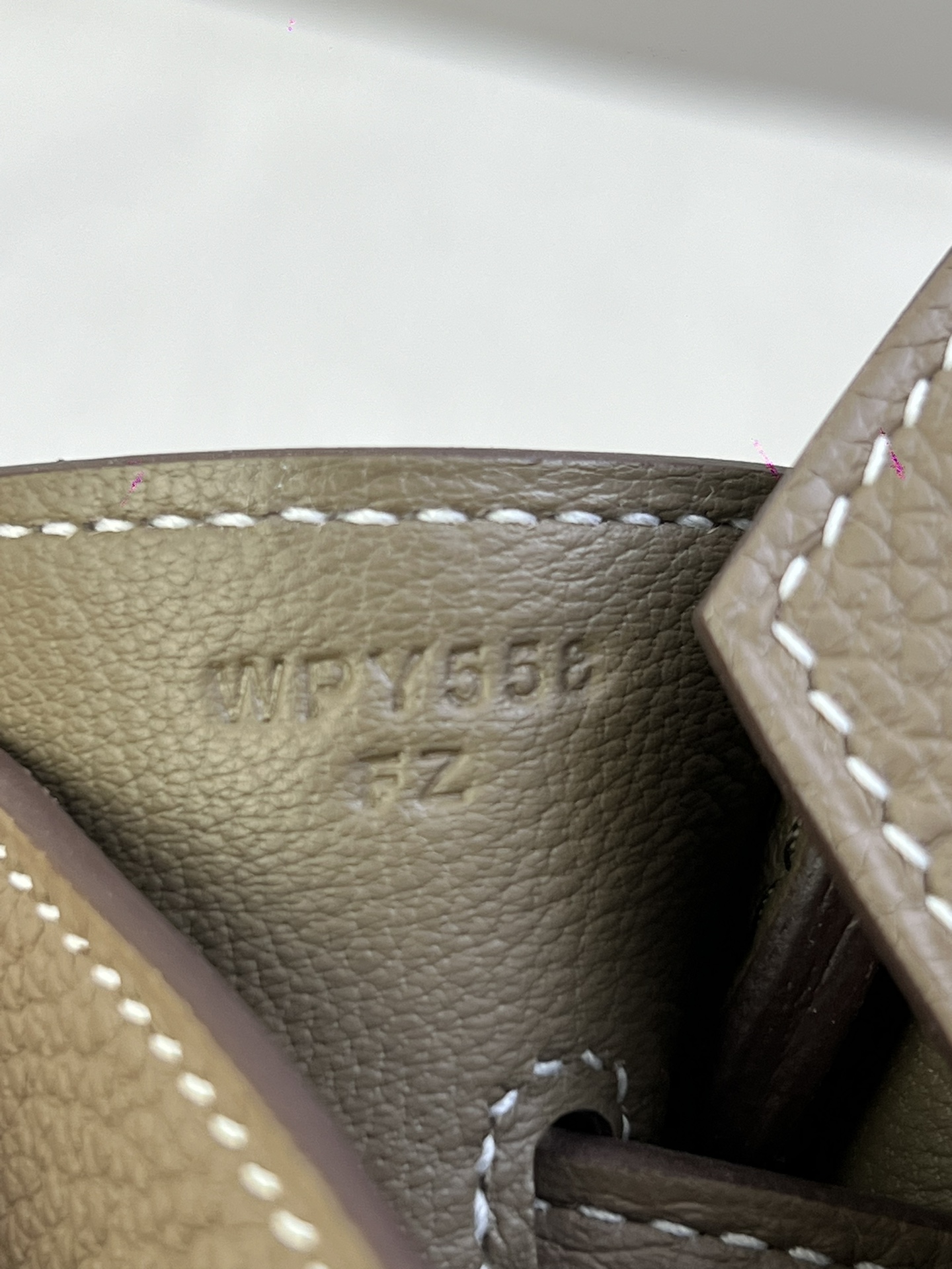 Hermès Model: Birkin 40 Color: Elephant Gray with Silver Hardware Dimensions: 40cm x 30cm x 21cm