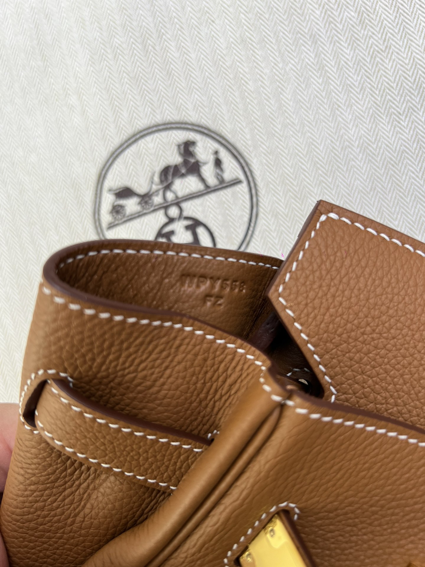 Hermès Model: Birkin 30 Color: Golden Brown with Gold Hardware Dimensions: 30cm x 22cm x 16cm