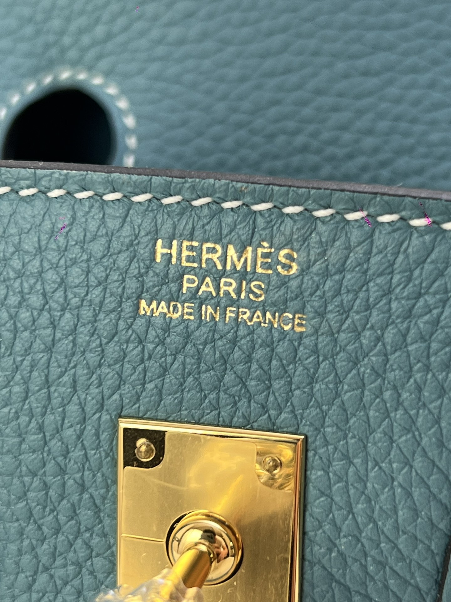 Hermès Model: Birkin 25 Color: Denim Blue with Gold Hardware Dimensions: 25cm x 20cm x 13cm