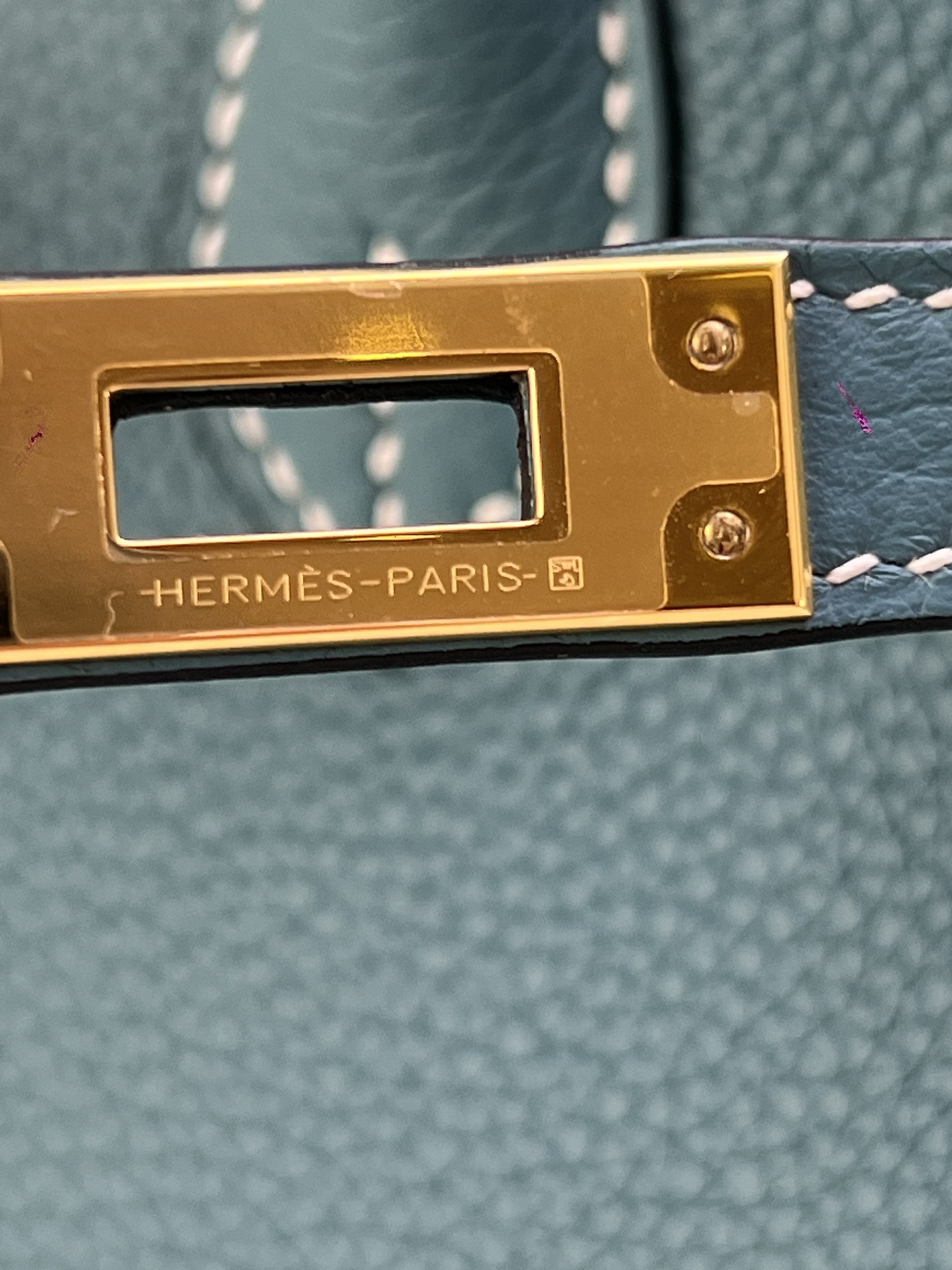 Hermès Model: Birkin 25 Color: Denim Blue with Gold Hardware Dimensions: 25cm x 20cm x 13cm