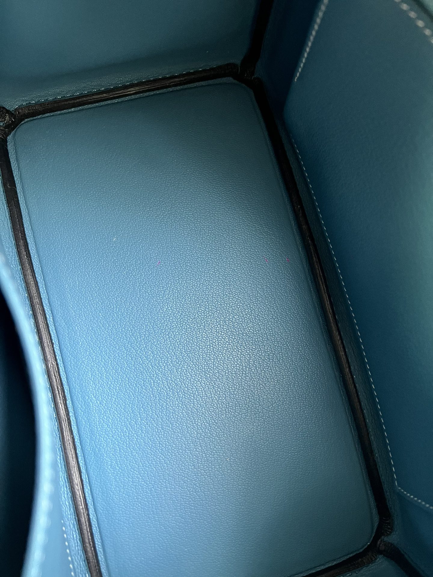 Hermès Model: Birkin 25 Color: Denim Blue with Gold Hardware Dimensions: 25cm x 20cm x 13cm