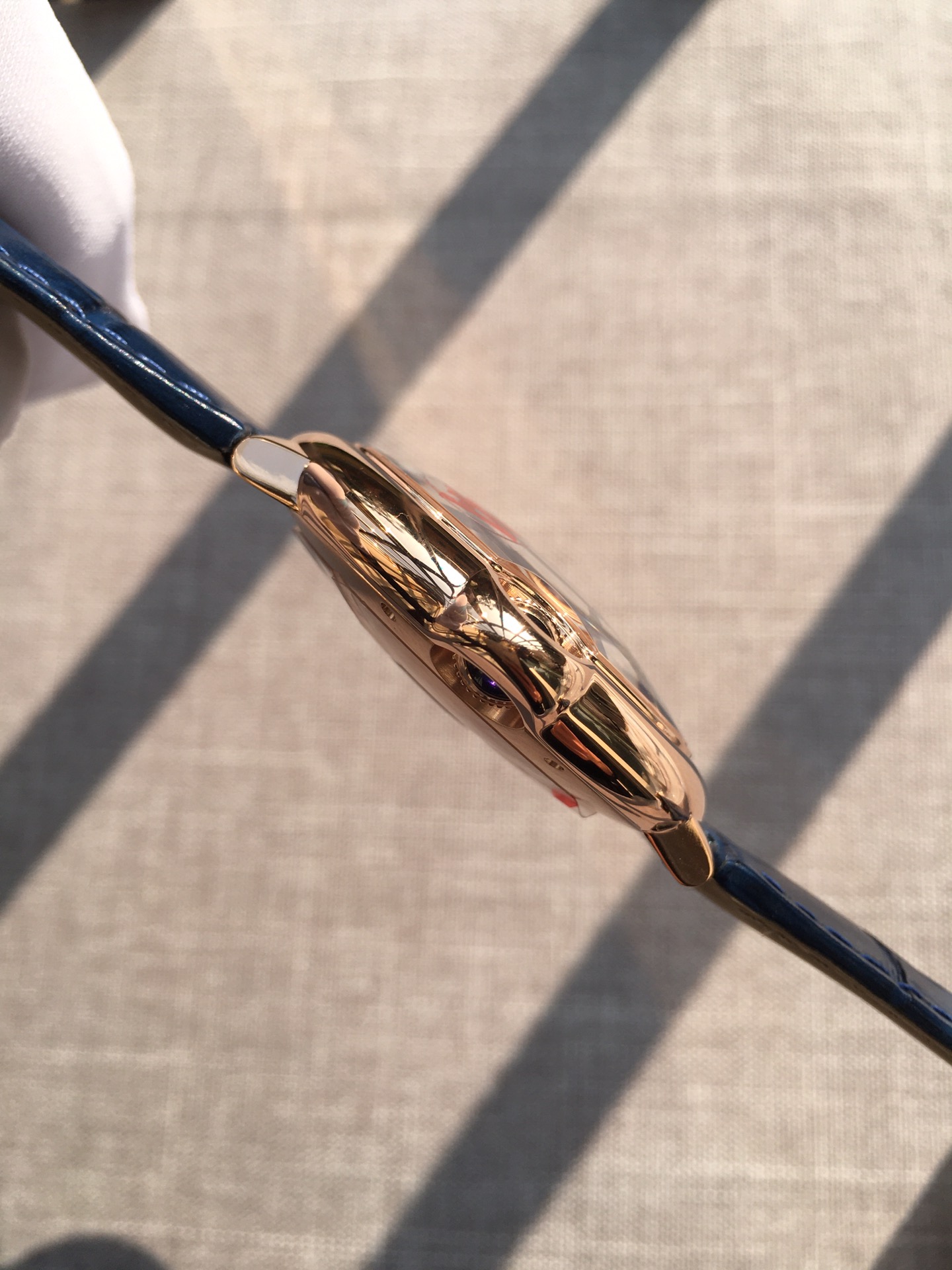 Cartier Rose Gold Automatic 42mm – Blue Dial Men’s Watch with Fish-Eye Sapphire Crystal