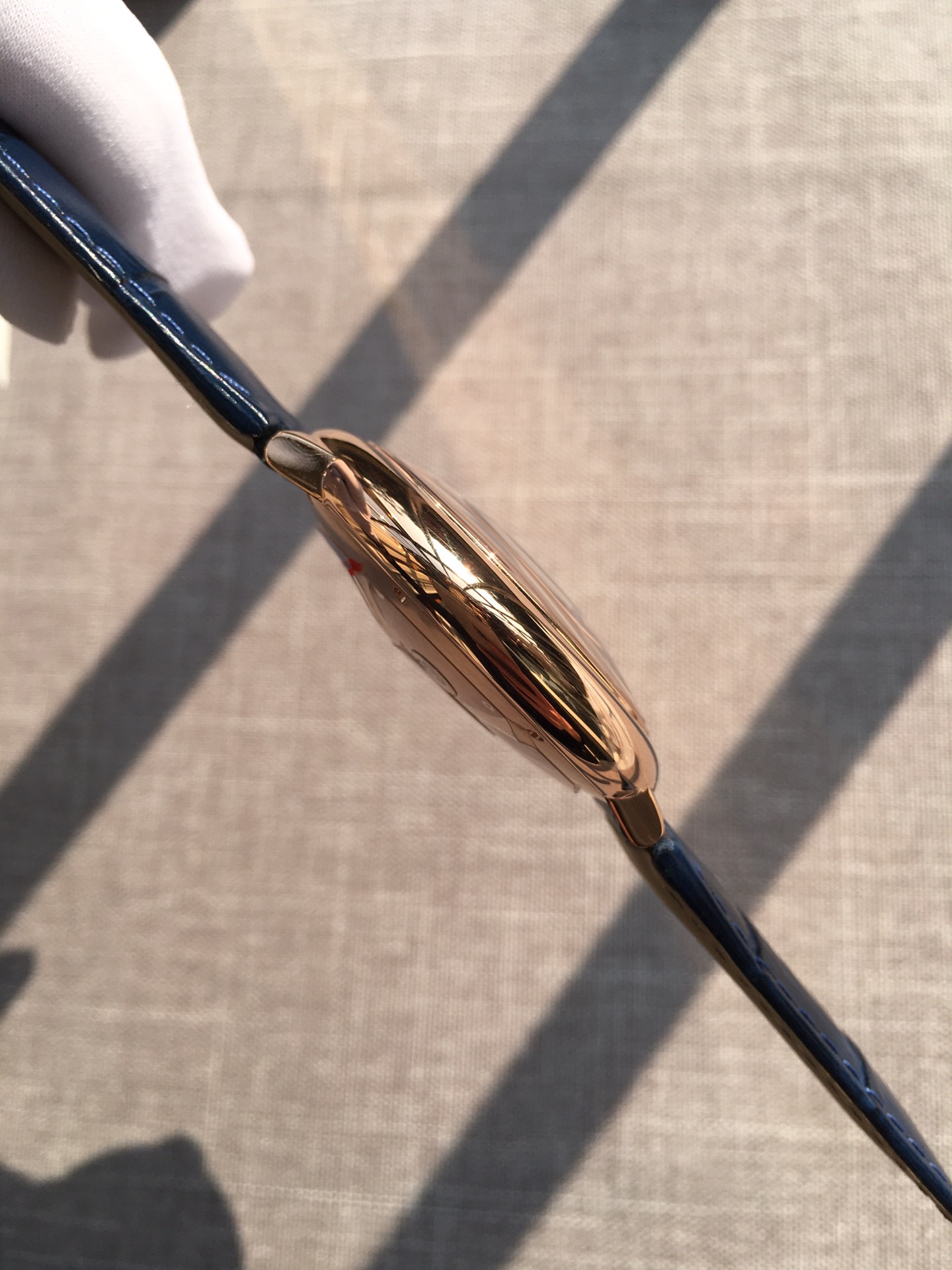 Cartier Rose Gold Automatic 42mm – Blue Dial Men’s Watch with Fish-Eye Sapphire Crystal