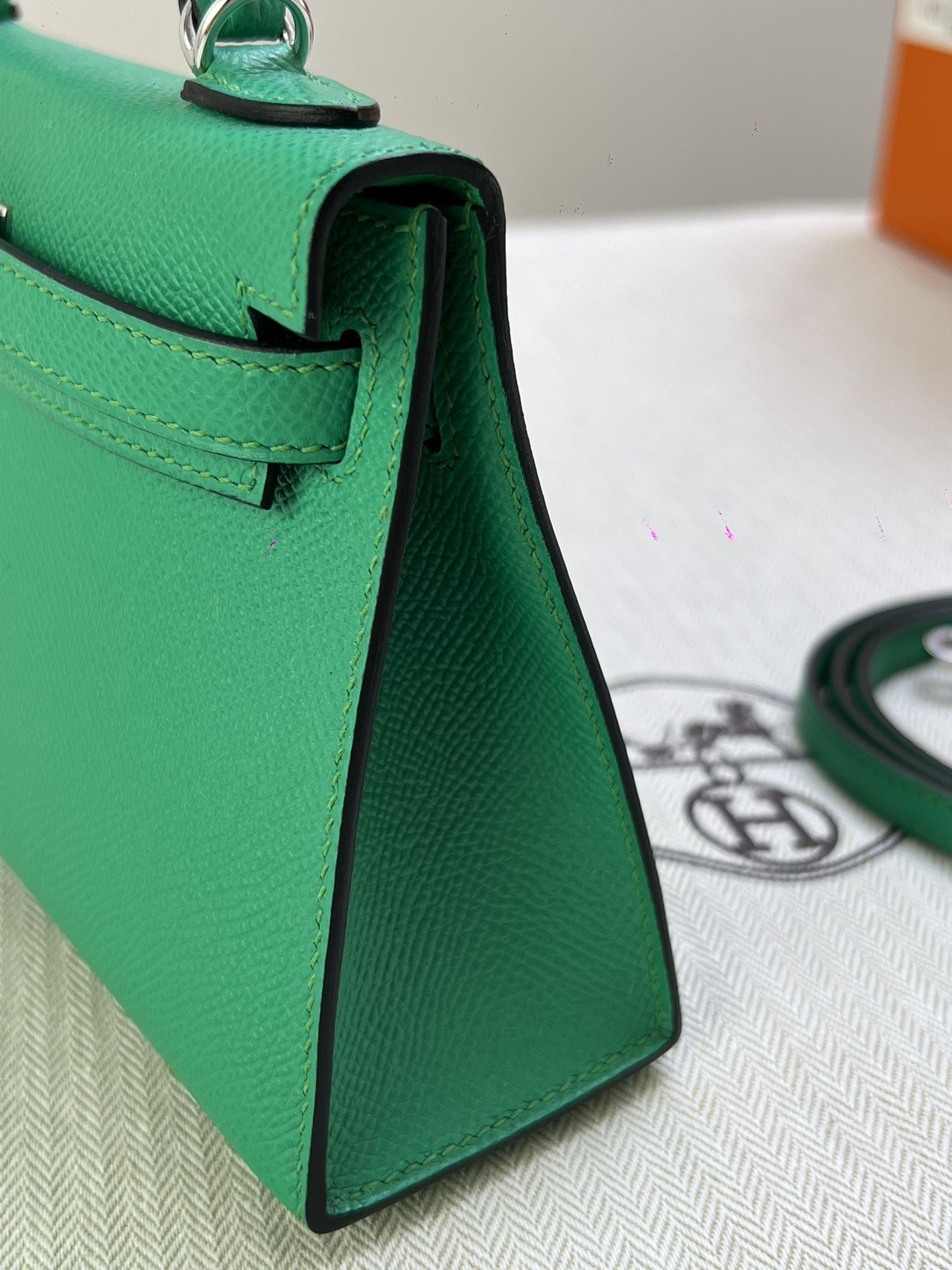 Hermès Model: Kelly Mini 2nd Generation Color: Mint Green with Silver Hardware Dimensions: 19cm x 12cm x 5.5cm