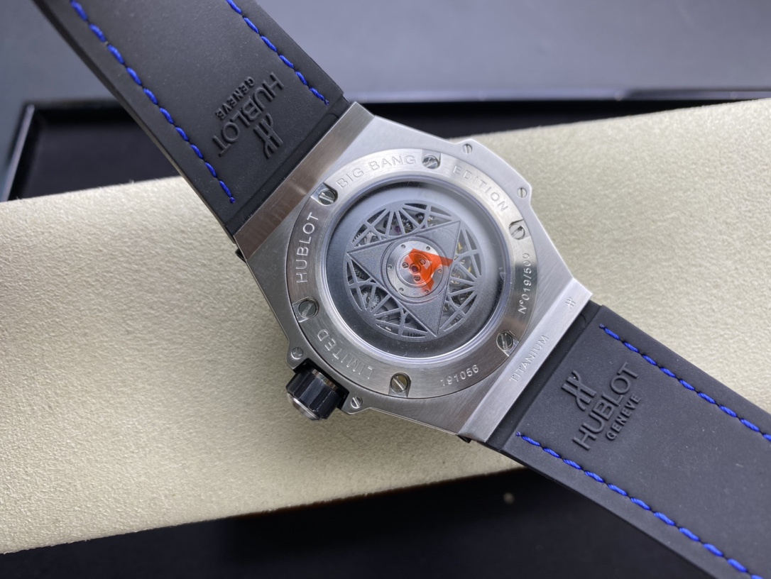 Vacheron Constantin Big Bang Sang Bleu Tattoo Collection 45mm×14mm｜HB Production Customized Movement Swiss Calibrated Version Three-dimensional Geometric Lines Three Octagonal Hollow Rhodium-plated Hands Black Heat-transferred Calfskin Strap (Natural Rubb