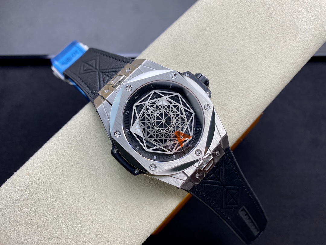 Vacheron Constantin Big Bang Sang Bleu Tattoo Collection 45mm×14mm｜HB Production Customized Caliber HUB1213 Swiss Calibrated Version Three-dimensional Geometric Lines Three Octagonal Hollow Rhodium-plated Hands Black Heat-transferred Calfskin Strap (Natur