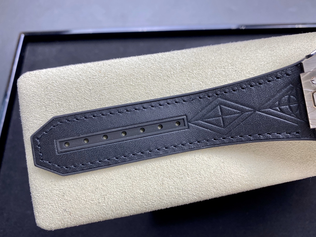 Vacheron Constantin Big Bang Sang Bleu Tattoo Collection 45mm×14mm｜HB Production Customized Caliber HUB1213 Swiss Calibrated Version Three-dimensional Geometric Lines Three Octagonal Hollow Rhodium-plated Hands Black Heat-transferred Calfskin Strap (Natur