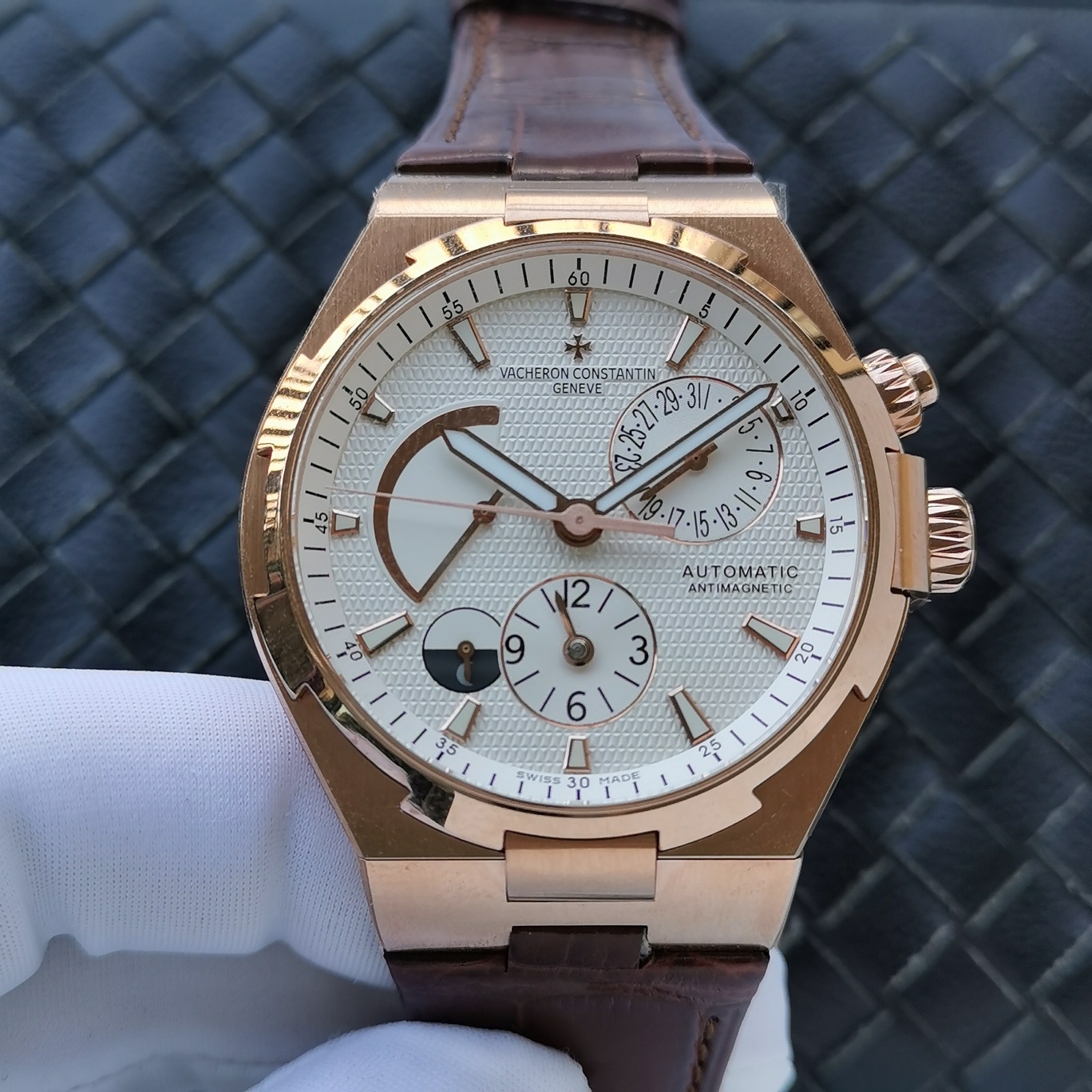 Vacheron Constantin Overseas Collection Multifunctional Watch 42mm×13.5mm｜TWA Production 316L Stainless Steel Case Maltese Octagonal Bezel Replica Caliber 1222-SC Power Reserve/Day-Night/Date/Dual Time Zone Functions Soft Iron Anti-magnetic Cover Crocodil