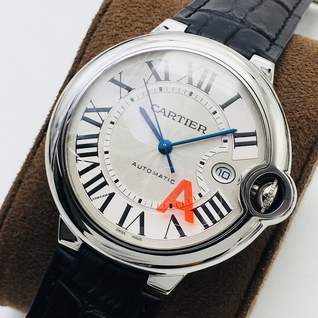 【V6 Factory】力作 市场最高版本 V8升级版  1⃣️【市场最高复刻1-1】V6厂最新升级版本 蓝气球系列  2⃣️直径🈶28MM-33MM-36MM-42MM 3⃣️石英款/机械款-市面最高版本镜面凸形鱼眼！ 4⃣️蓝宝石把头，蓝色宝石颜色！ 5⃣️石英机芯/搭配6T51机芯机械/2824全自动机械机芯!恒久稳定！自动锤已全部升级原装LOGO及日内瓦洗纹！ 蓝气球标杆-V6出品，是您唯一首选！V6出品 必属精品 您值得拥有！