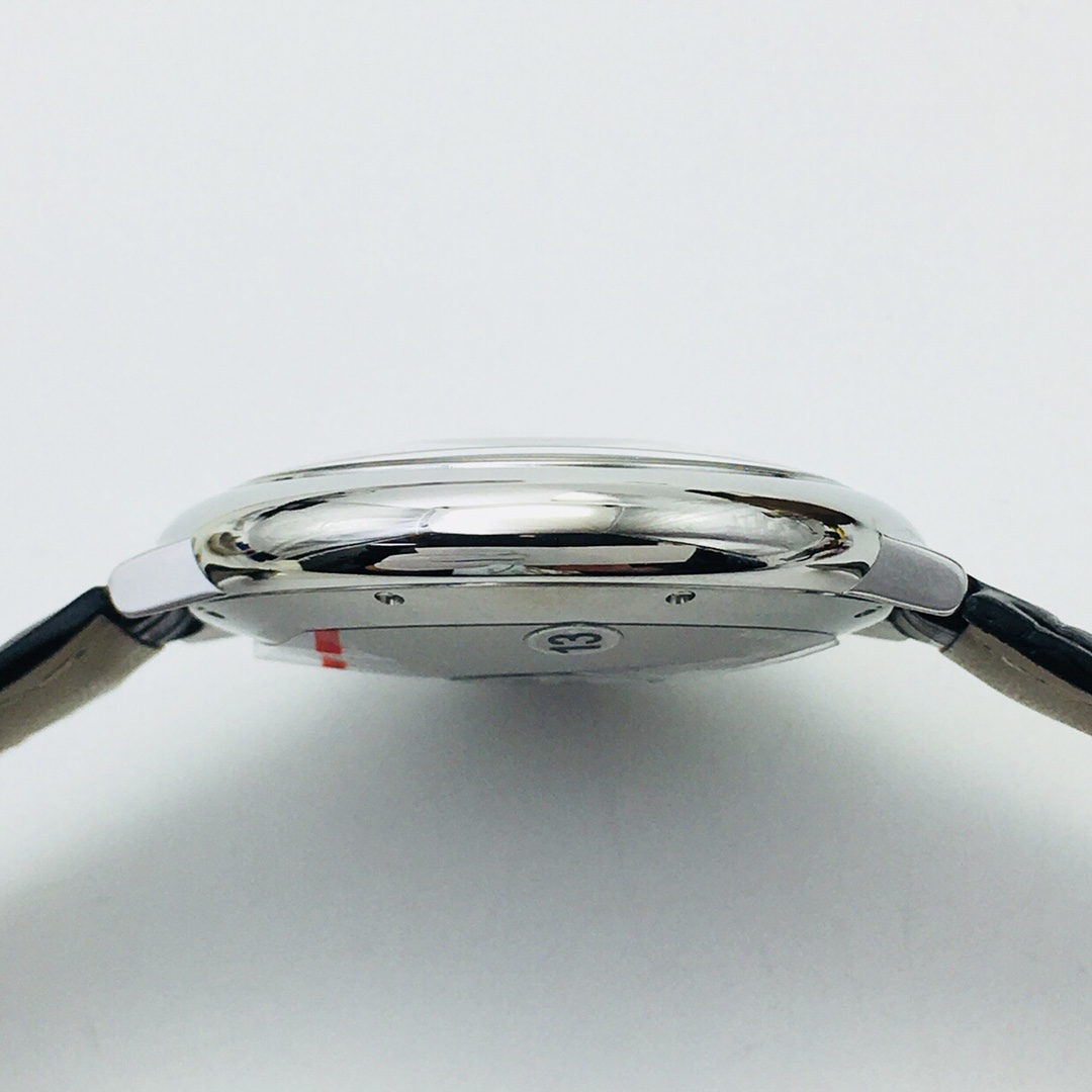 【V6 Factory】力作 市场最高版本 V8升级版  1⃣️【市场最高复刻1-1】V6厂最新升级版本 蓝气球系列  2⃣️直径🈶28MM-33MM-36MM-42MM 3⃣️石英款/机械款-市面最高版本镜面凸形鱼眼！ 4⃣️蓝宝石把头，蓝色宝石颜色！ 5⃣️石英机芯/搭配6T51机芯机械/2824全自动机械机芯!恒久稳定！自动锤已全部升级原装LOGO及日内瓦洗纹！ 蓝气球标杆-V6出品，是您唯一首选！V6出品 必属精品 您值得拥有！