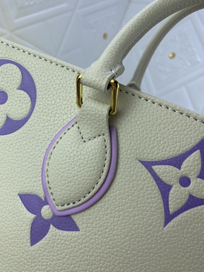 Louis Vuitton（ルイヴィトン） ONTHEGO ミディアム ハンドバッグ