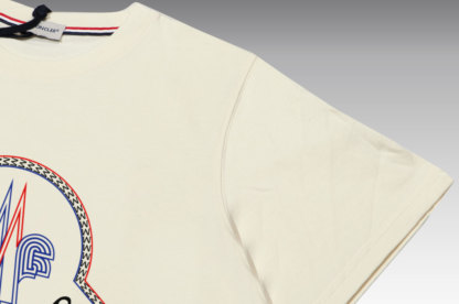 【Moncler 】（モンクレール）男女兼用、ご好評に付き再入荷！