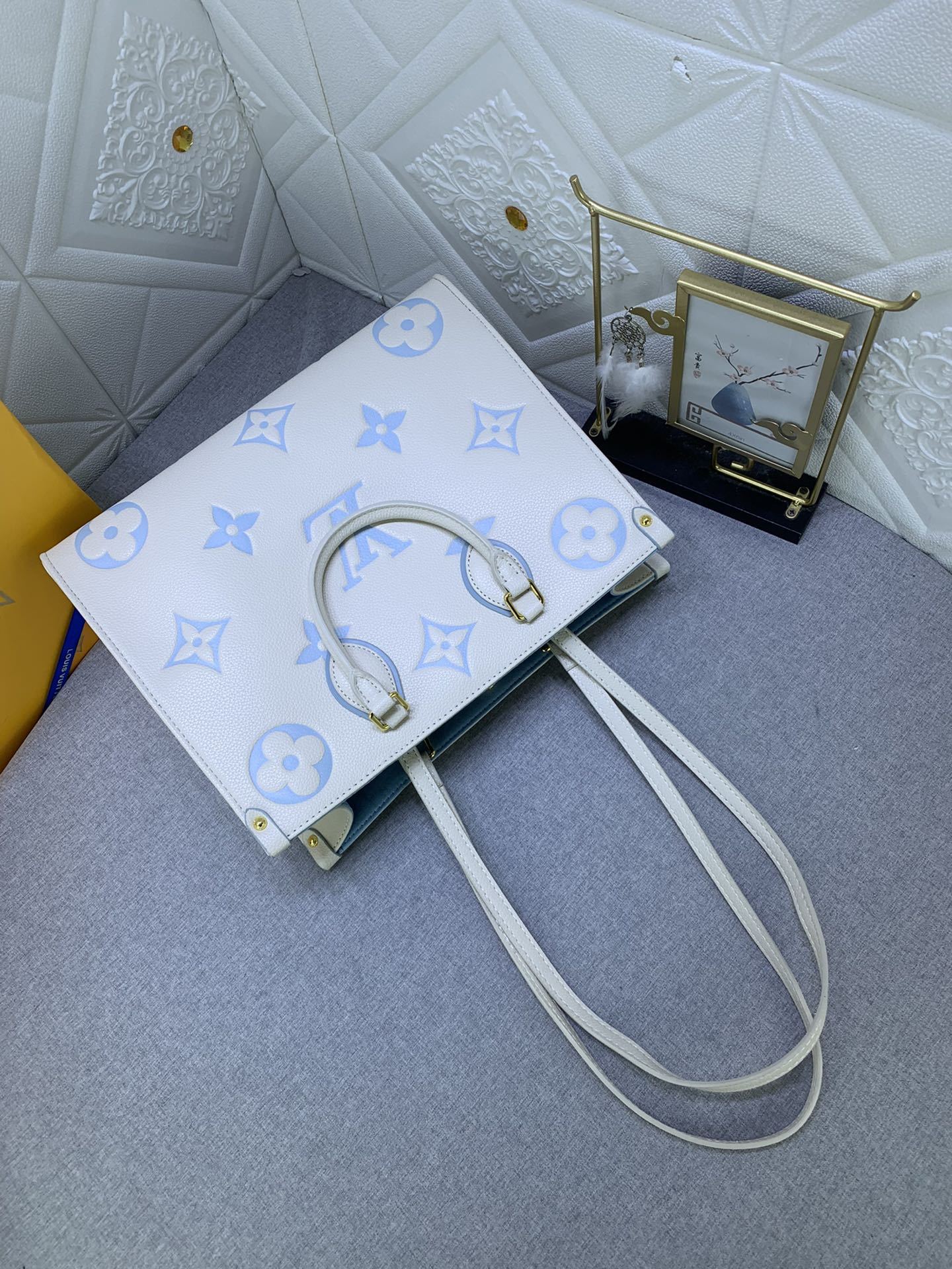 Louis Vuitton（ルイヴィトン） ONTHEGO ミディアム ハンドバッグ