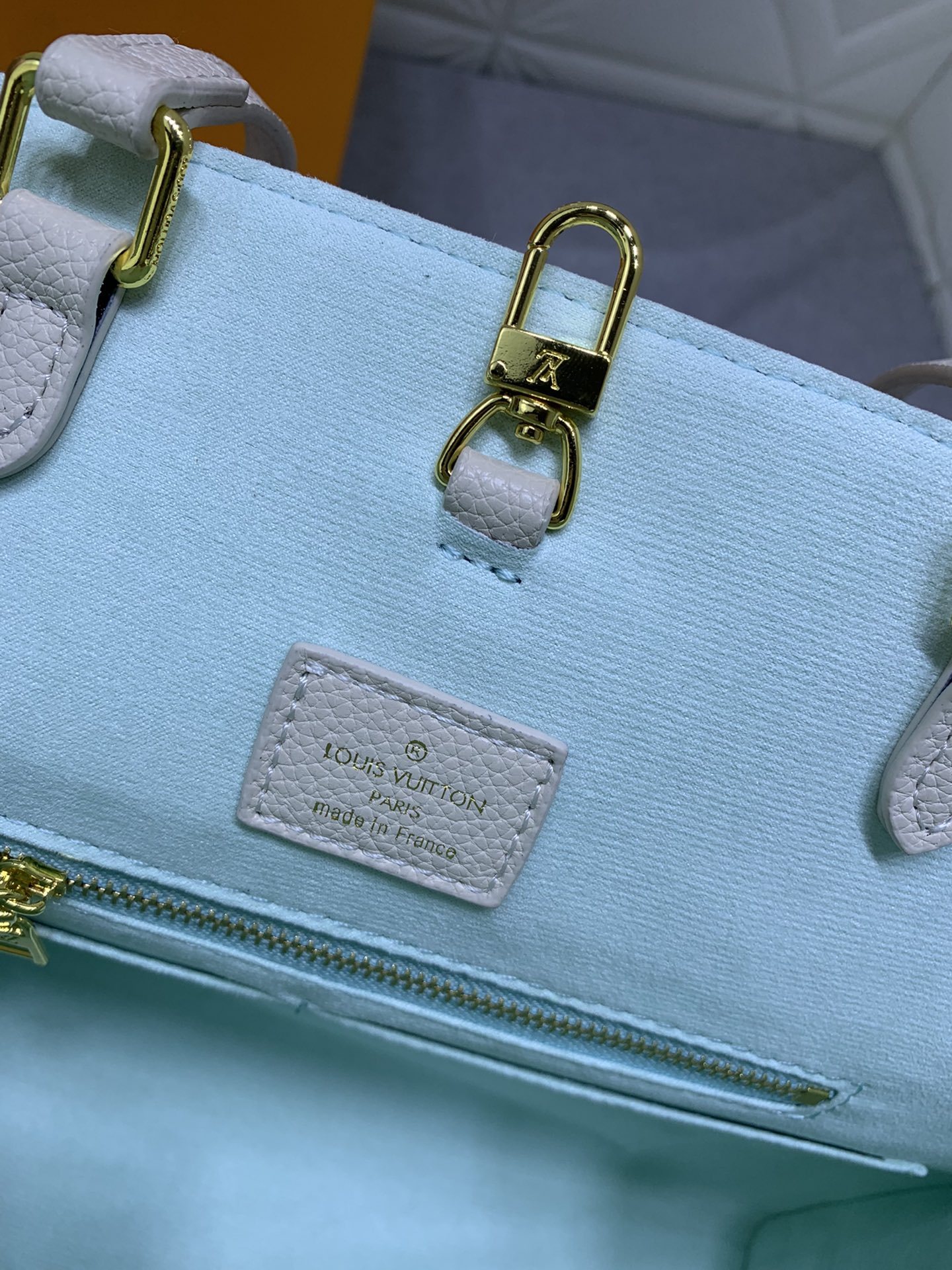 Louis Vuitton（ルイヴィトン） ONTHEGO ミディアム ハンドバッグ