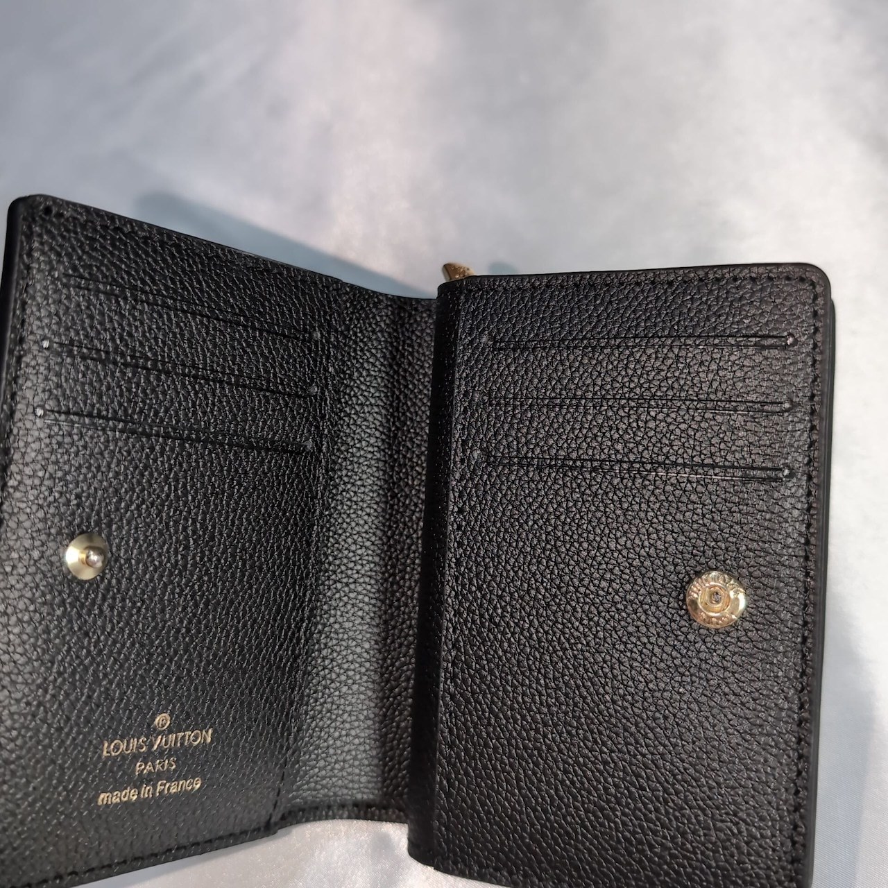 ルイヴィトン 二つ折り財布　アンプラント　ポルトフォイユ・クレア　ブラック