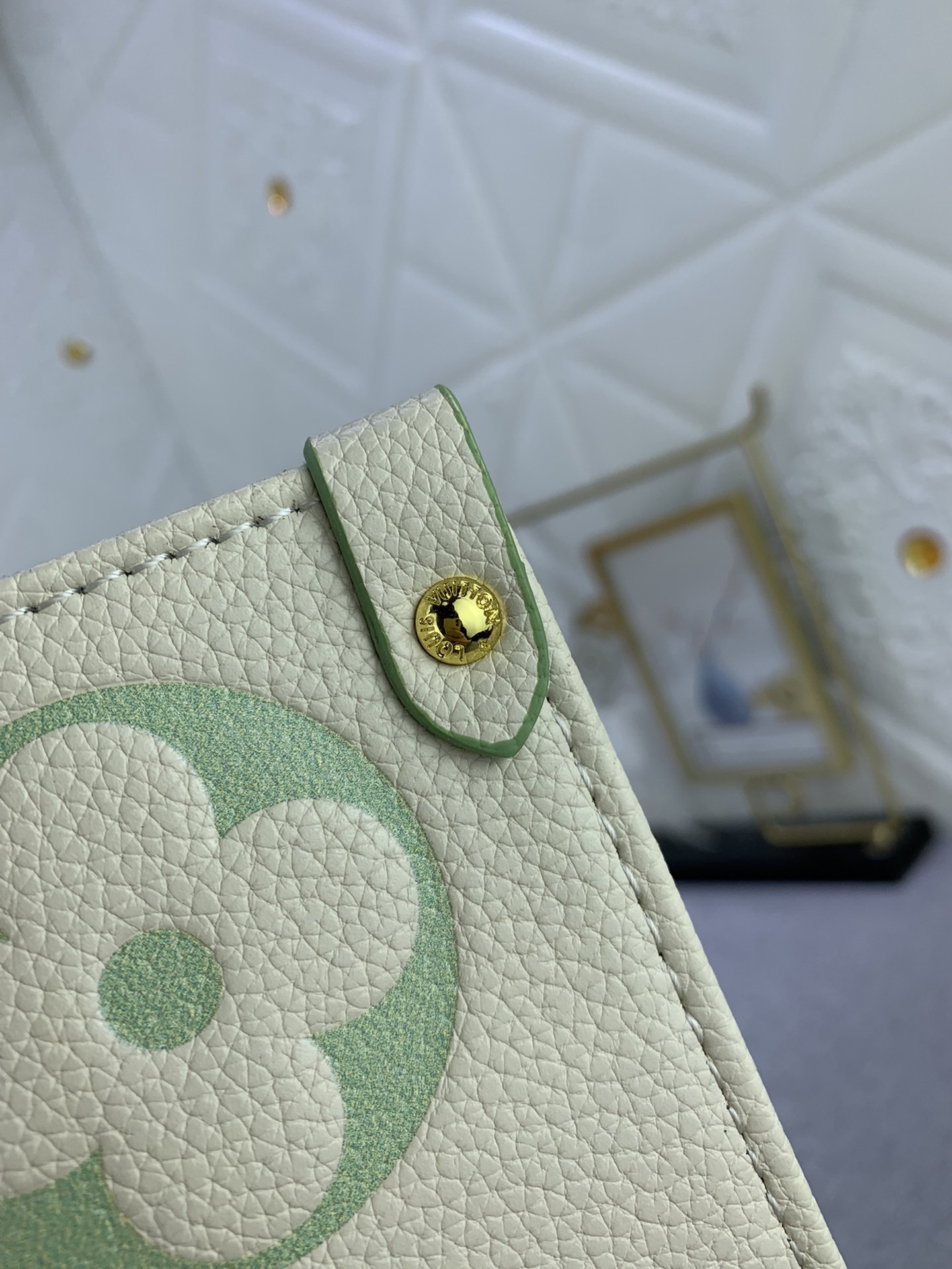 Louis Vuitton（ルイヴィトン） ONTHEGO ミディアム ハンドバッグ