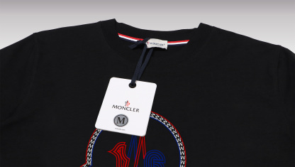 【Moncler 】（モンクレール）男女兼用、ご好評に付き再入荷！