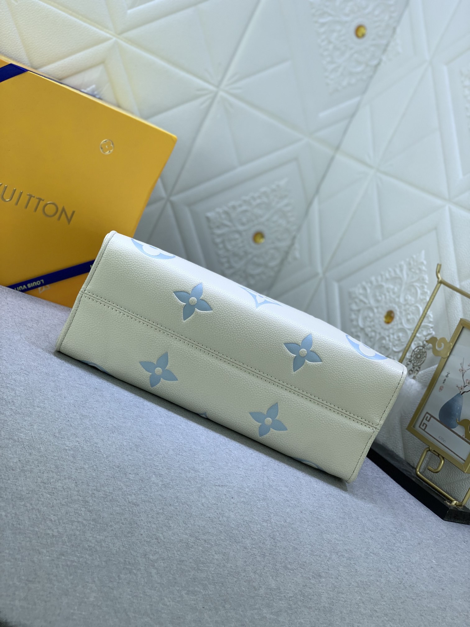 Louis Vuitton（ルイヴィトン） ONTHEGO ミディアム ハンドバッグ