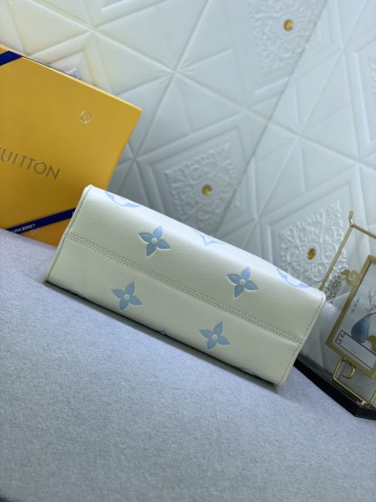 Louis Vuitton（ルイヴィトン） ONTHEGO ミディアム ハンドバッグ