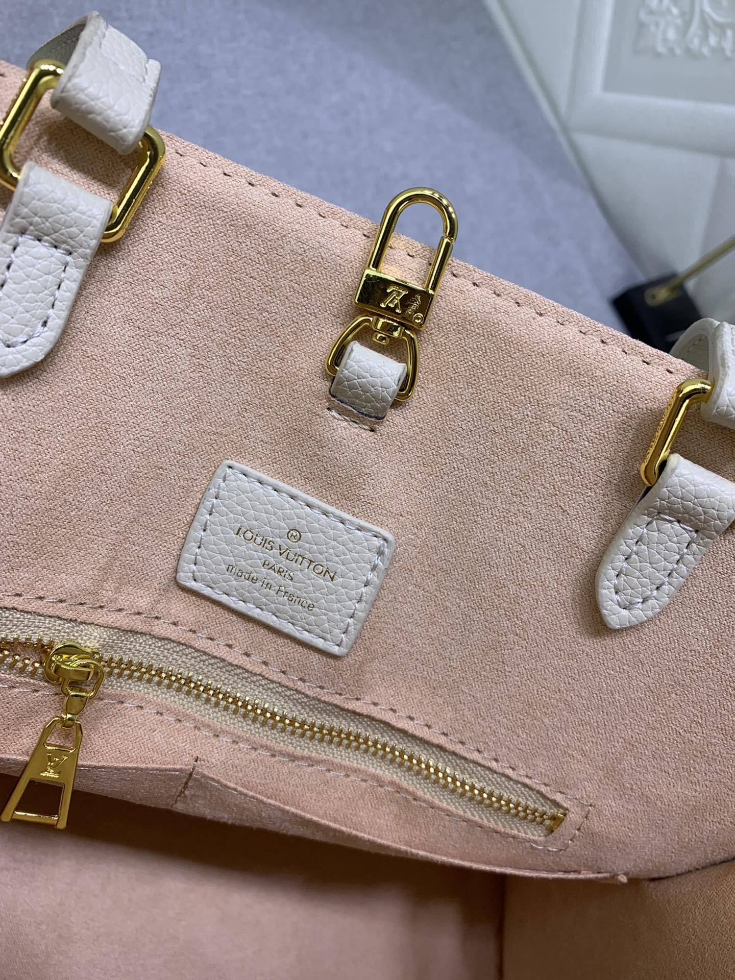 Louis Vuitton（ルイヴィトン） ONTHEGO ミディアム ハンドバッグ