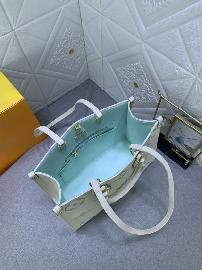 Louis Vuitton（ルイヴィトン） ONTHEGO ミディアム ハンドバッグ