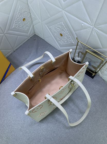 Louis Vuitton（ルイヴィトン） ONTHEGO ミディアム ハンドバッグ