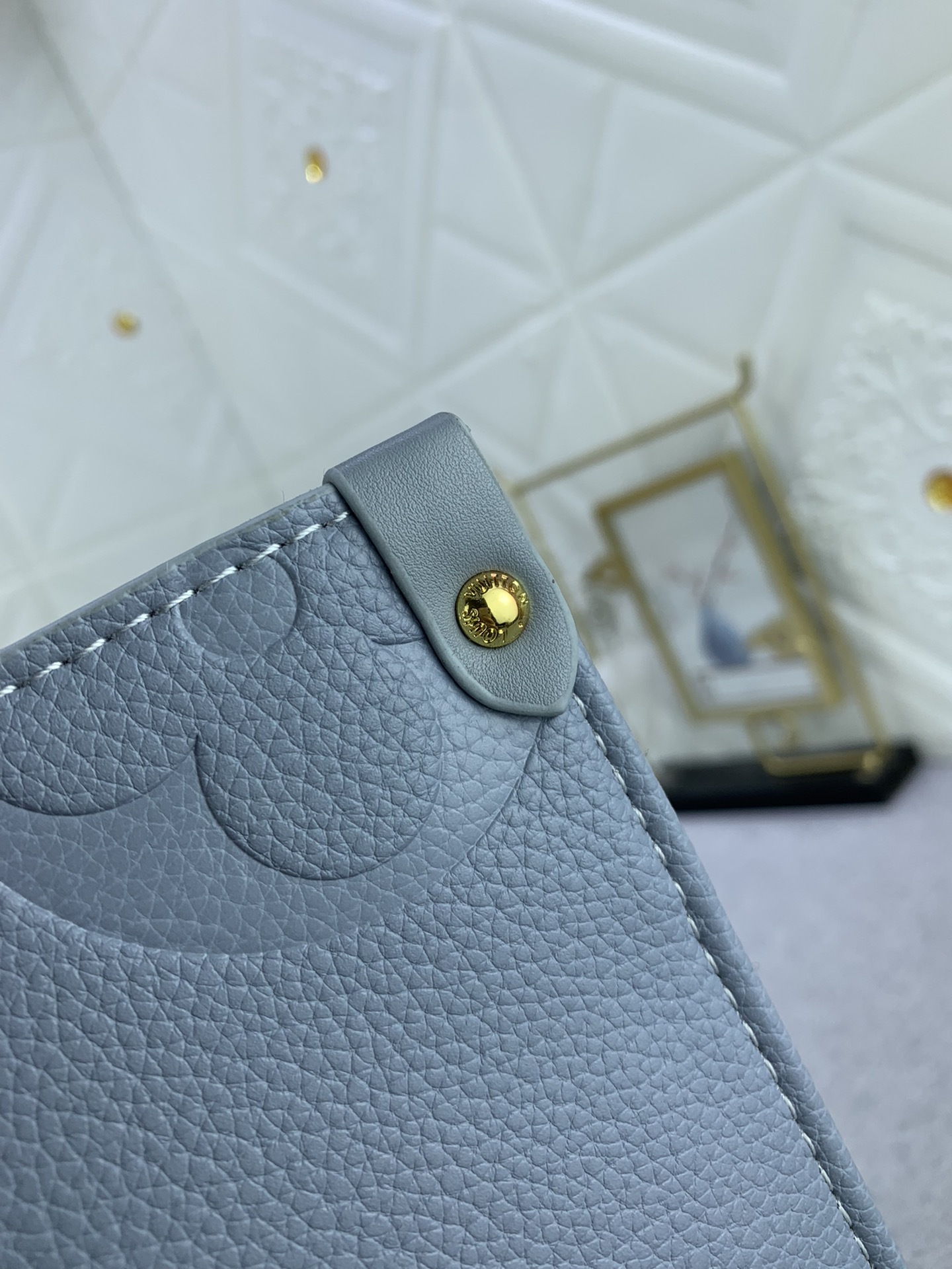 Louis Vuitton（ルイヴィトン） ONTHEGO ミディアム ハンドバッグ