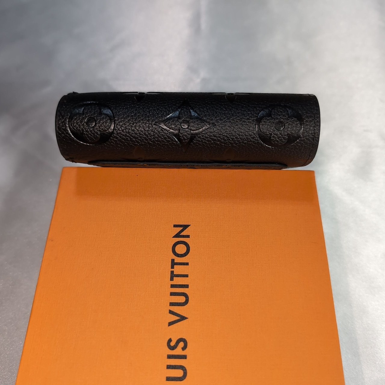 ルイヴィトン 二つ折り財布　アンプラント　ポルトフォイユ・クレア　ブラック