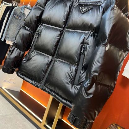 【PRADA公式 旗艦店】） ダウンジャケット