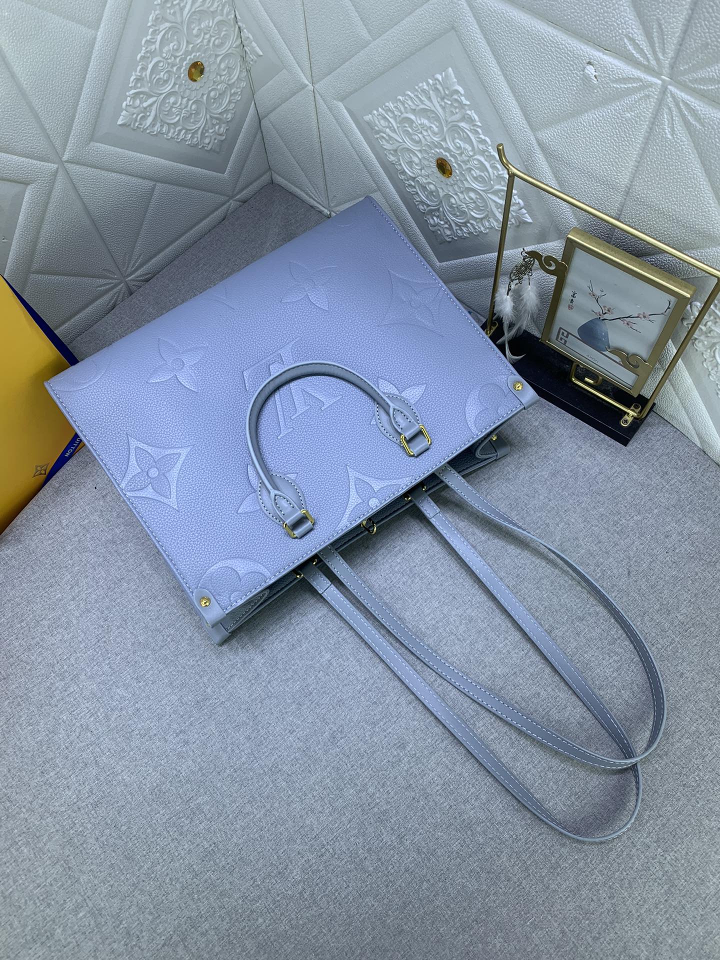 Louis Vuitton（ルイヴィトン） ONTHEGO ミディアム ハンドバッグ