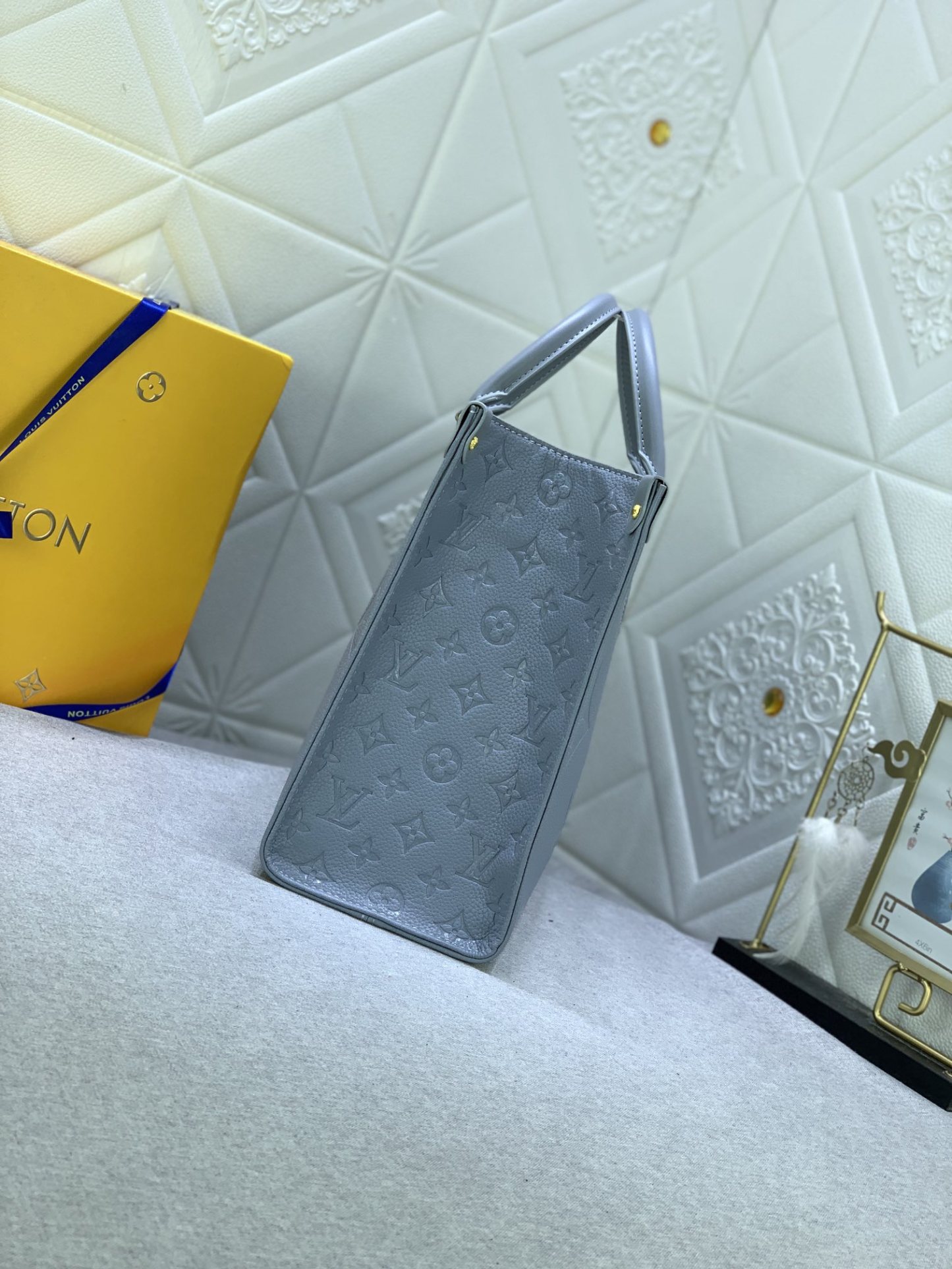 Louis Vuitton（ルイヴィトン） ONTHEGO ミディアム ハンドバッグ