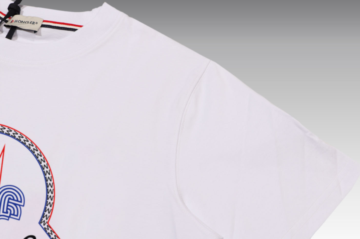 【Moncler 】（モンクレール）男女兼用、ご好評に付き再入荷！