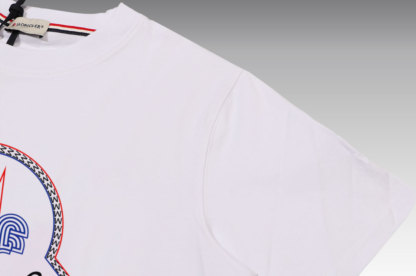 【Moncler 】（モンクレール）男女兼用、ご好評に付き再入荷！