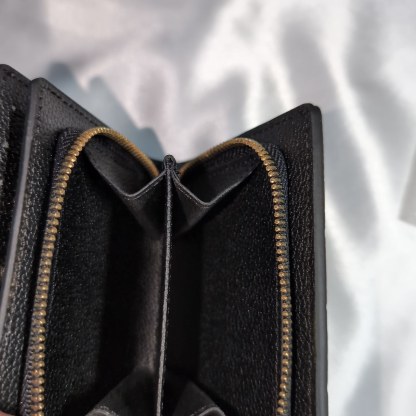 ルイヴィトン 二つ折り財布　アンプラント　ポルトフォイユ・クレア　ブラック