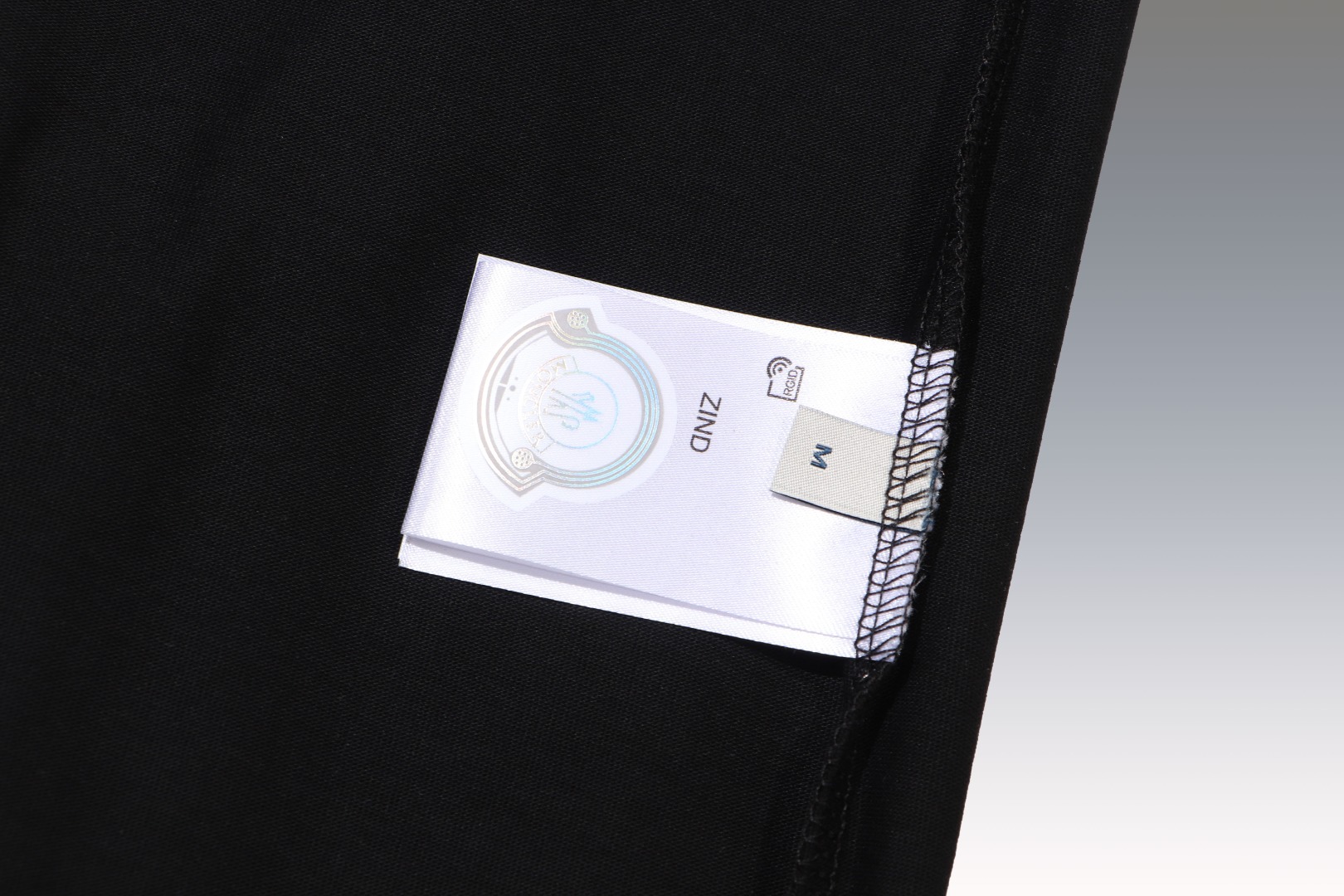 【Moncler 】（モンクレール）男女兼用、ご好評に付き再入荷！