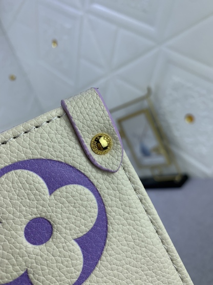 Louis Vuitton（ルイヴィトン） ONTHEGO ミディアム ハンドバッグ