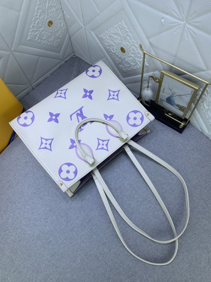 Louis Vuitton（ルイヴィトン） ONTHEGO ミディアム ハンドバッグ